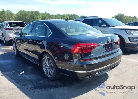2017 Volkswagen Passat 1.8T R-Line из США, поврежденный, VIN 1VWDT7A39HC037405